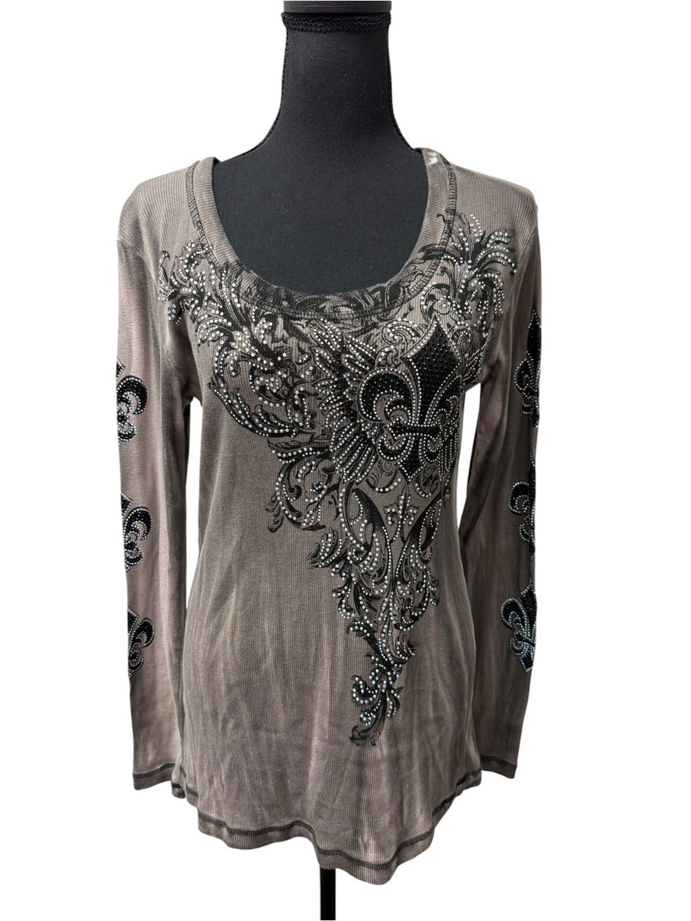 Vocal Gray Rhinestone Fleur De Lis Long Sleeve Top USA Women’s Medium